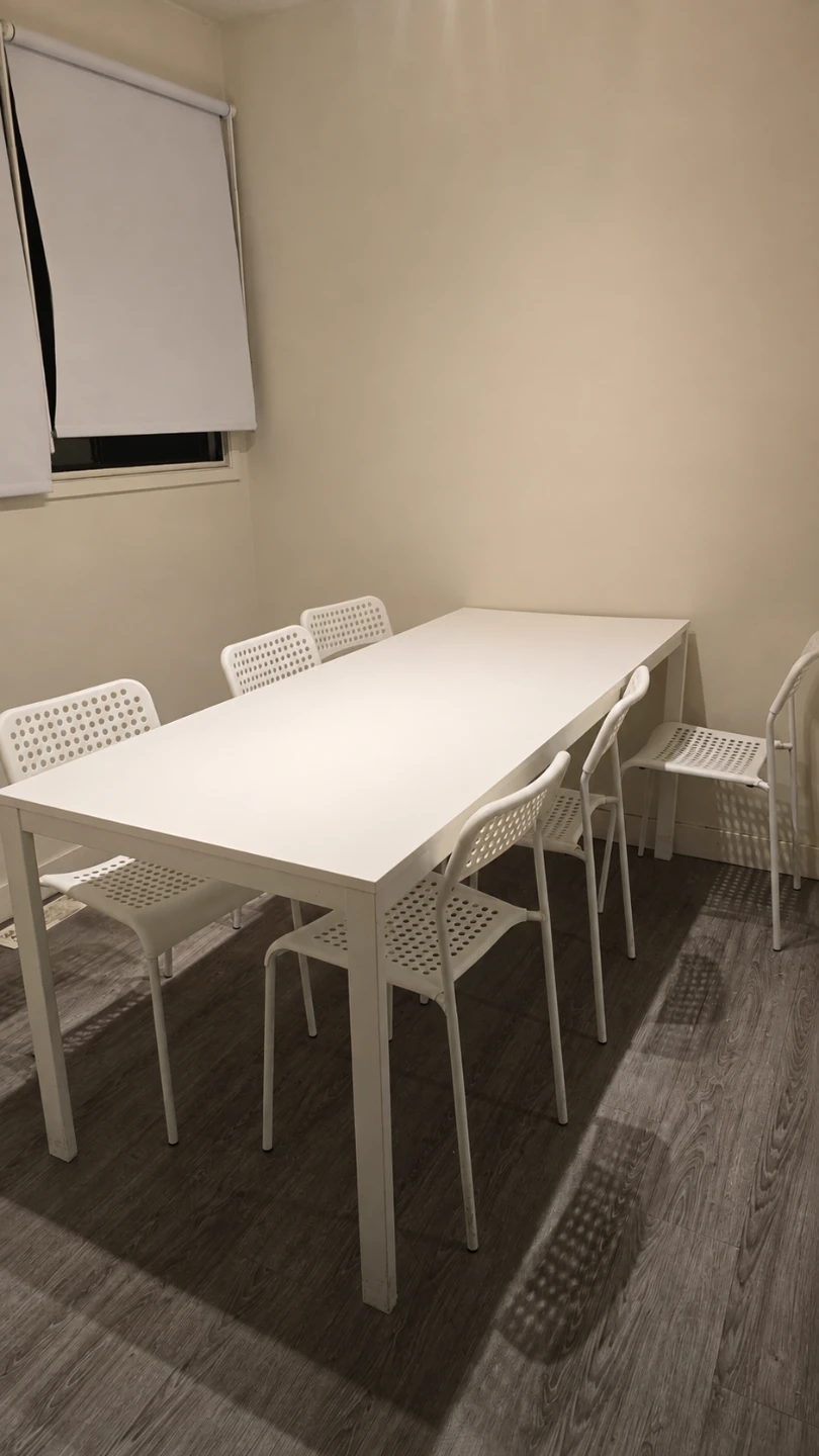 Adjustable White Dining Table and Chairs Set  (URGENT!!!)