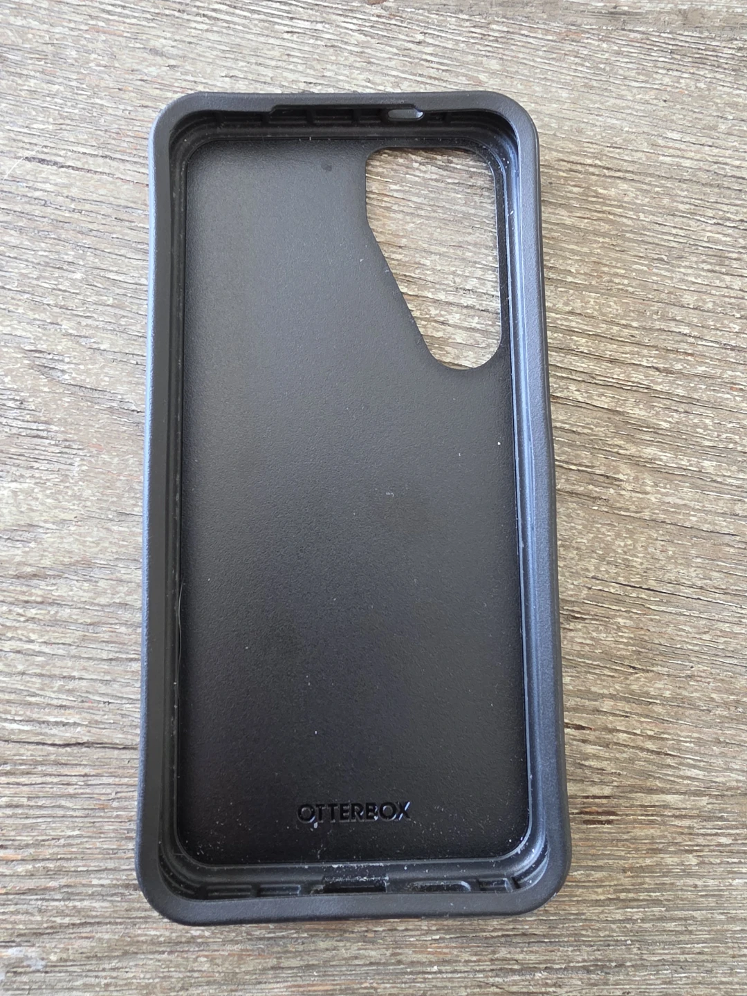 Black OtterBox Phone Case s24 plus