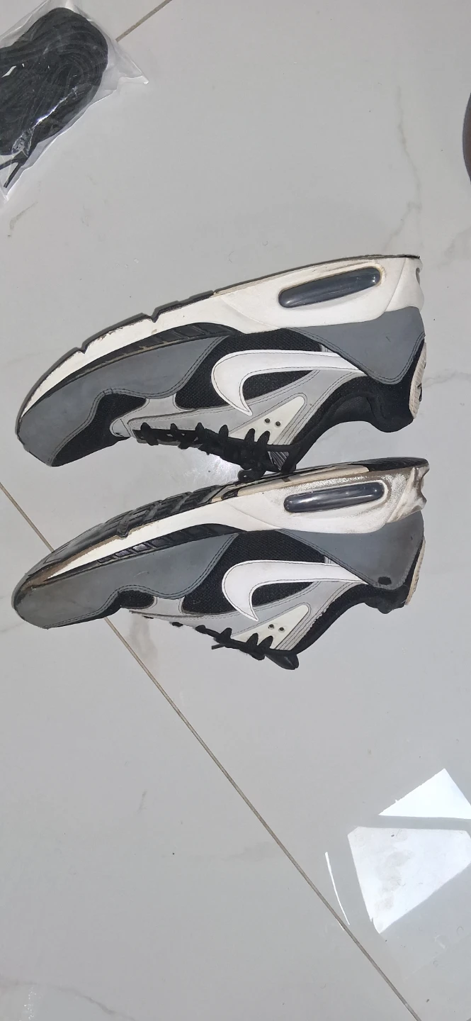 Nike Air Max Sneakers with Extra Laces