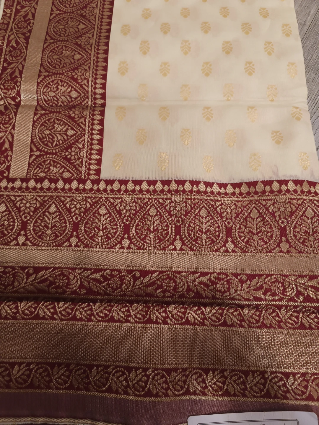 Brand new unboxing Cream and Red Sari - photo 2