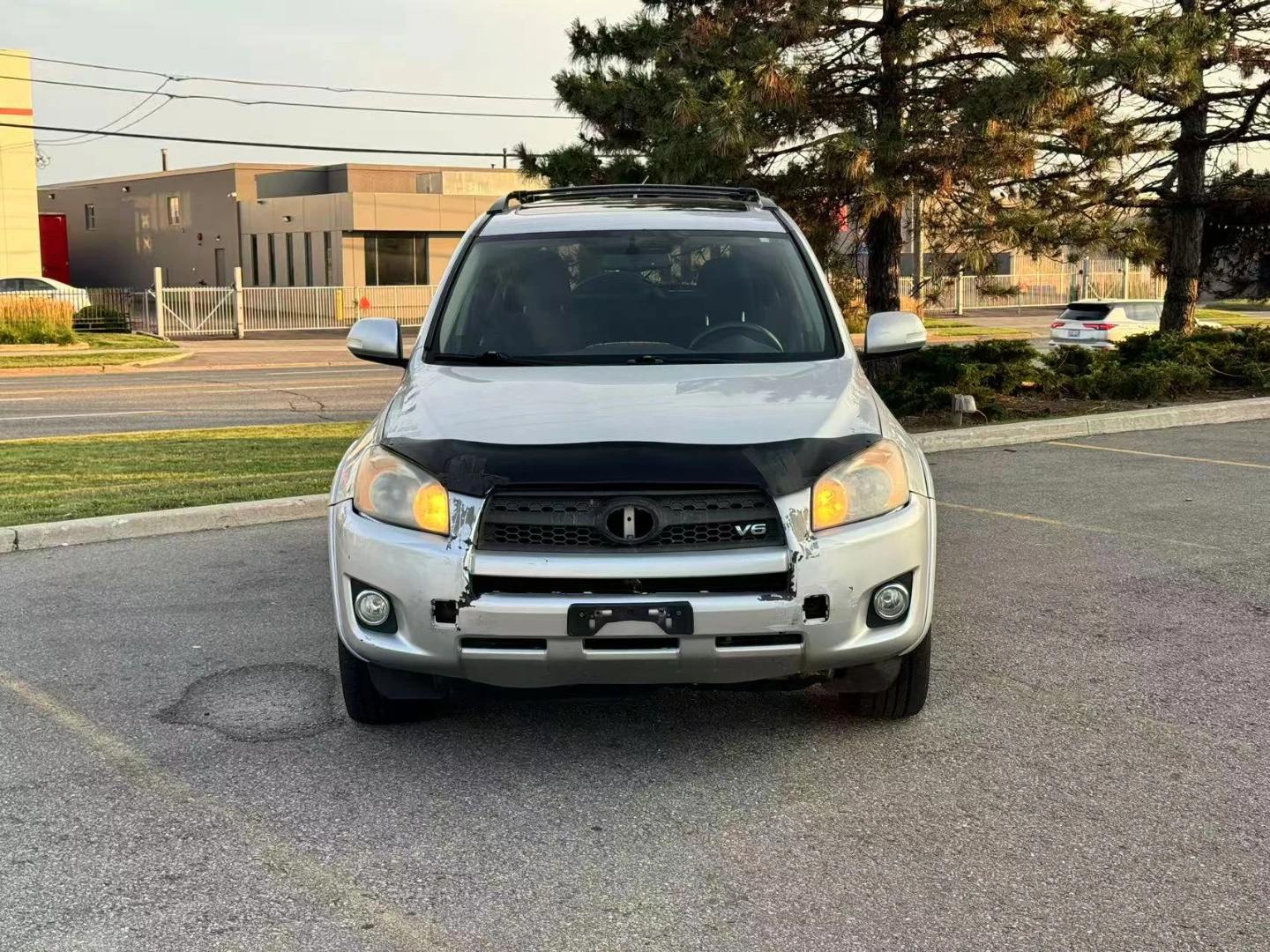 2009 Silver Toyota RAV4 V6 AWD - photo 2