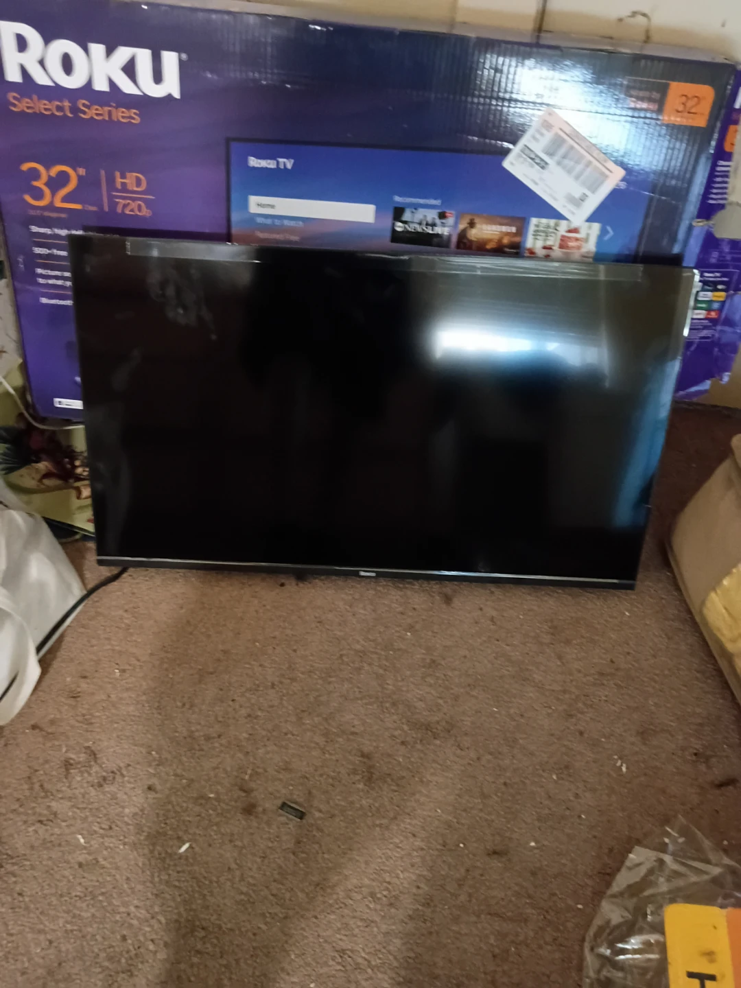 Roku 32" Select Series HD Smart TV - photo 3