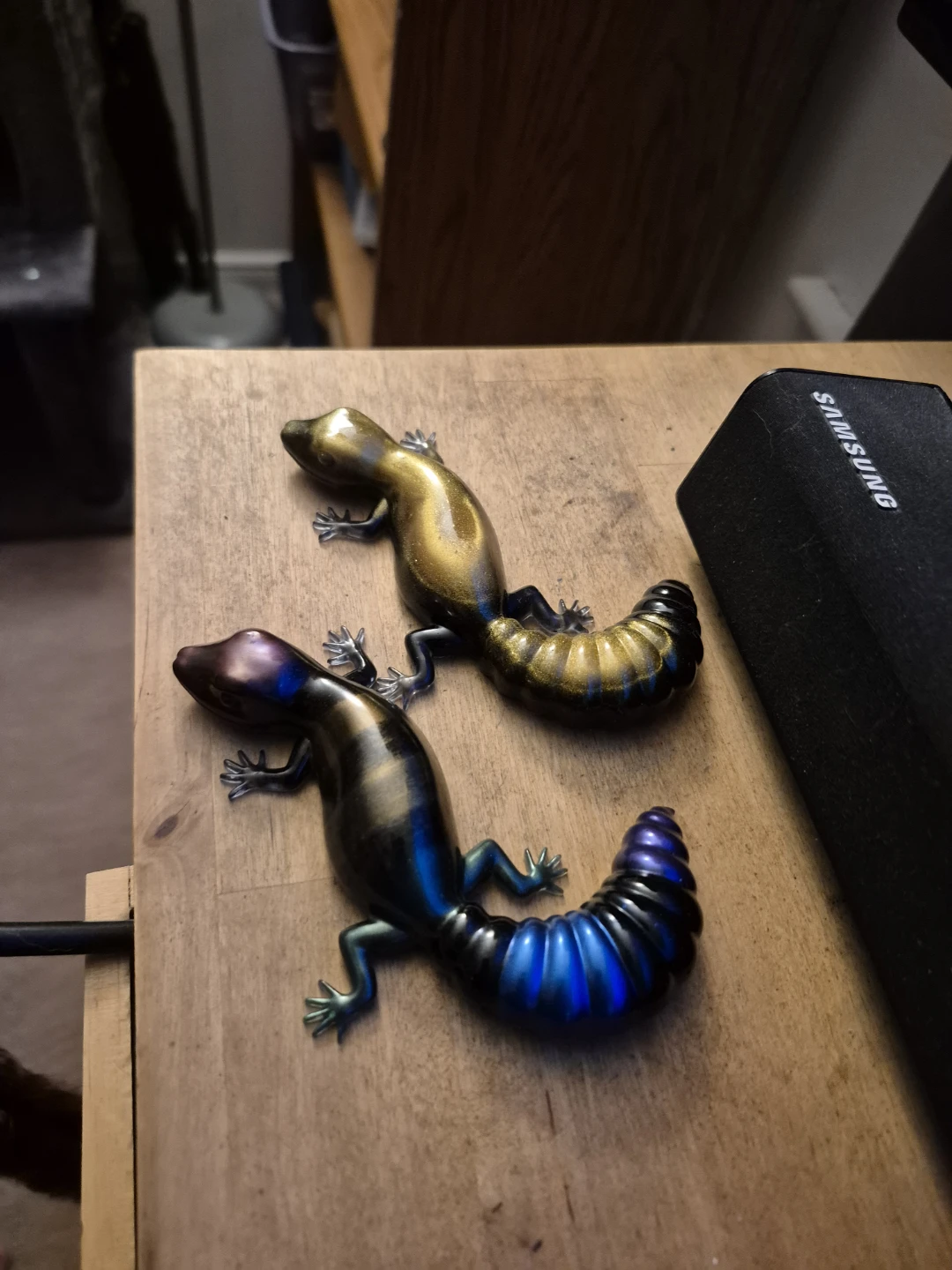Pair of Decorative Geckos - photo 3