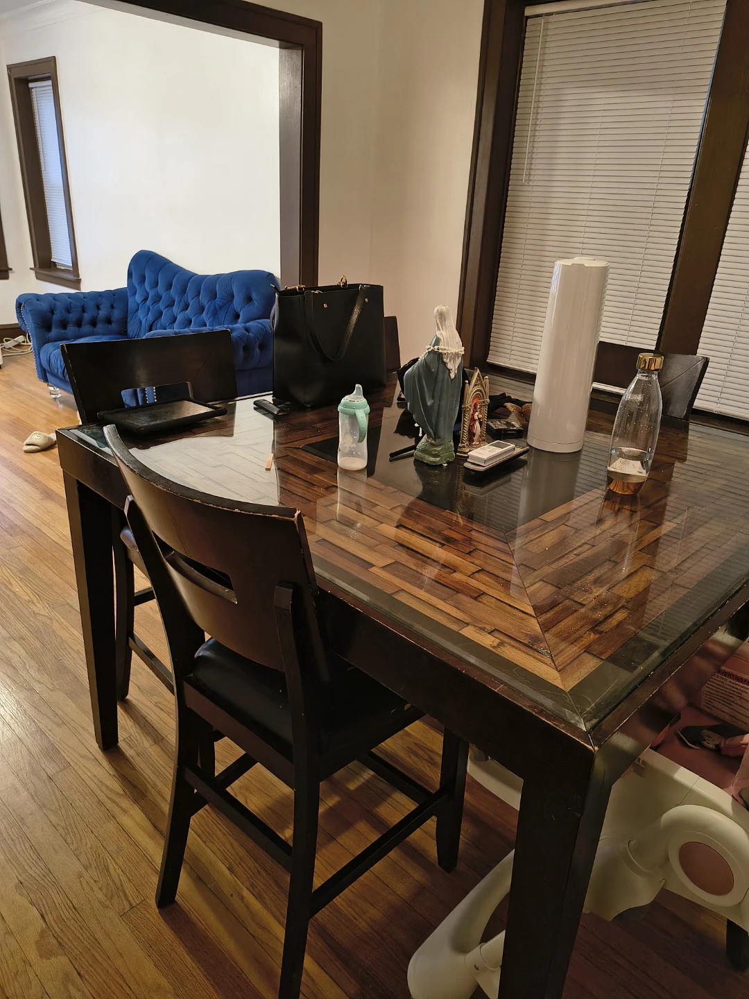Set of 4 Dark Wood Dining table and chairs
