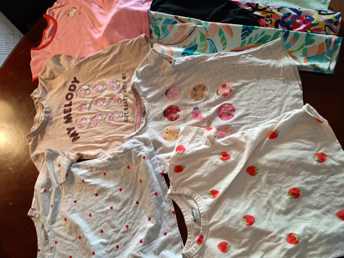 Kids size 6, leggings and short sleeve tops - photo 2