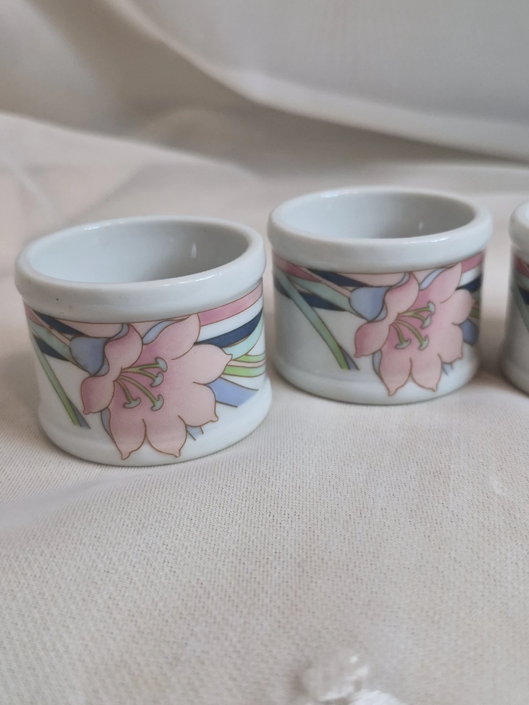 Beautiful Vintage set of 4 Arcopal - photo 2