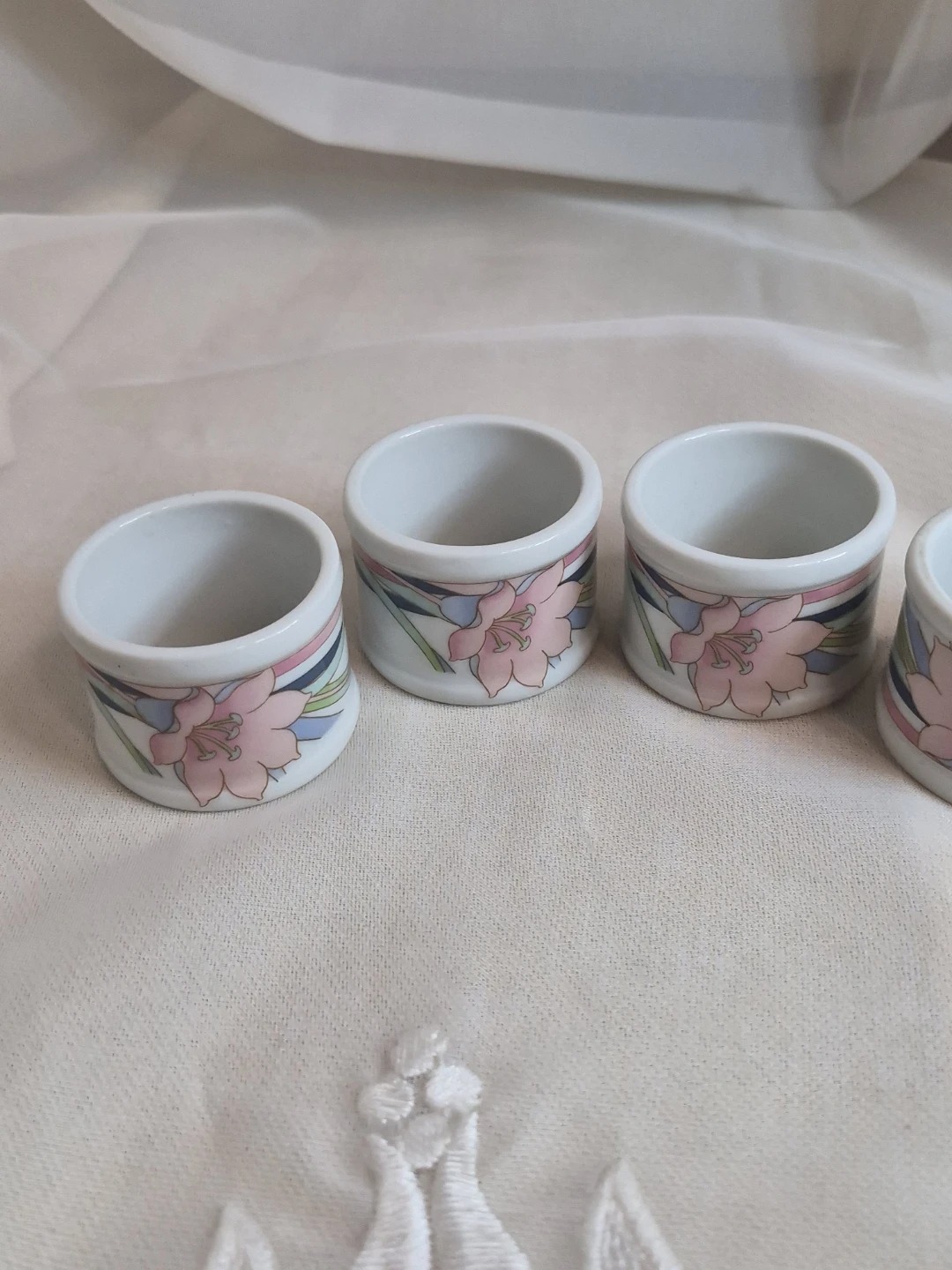 Beautiful Vintage set of 4 Arcopal - photo 4
