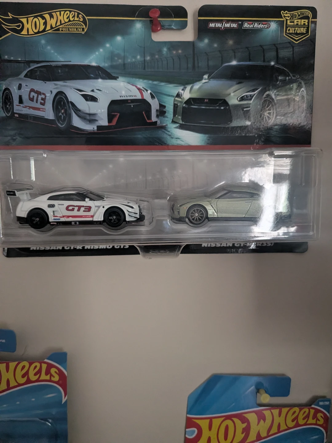Double pack GTR hotwheels premius - photo 2
