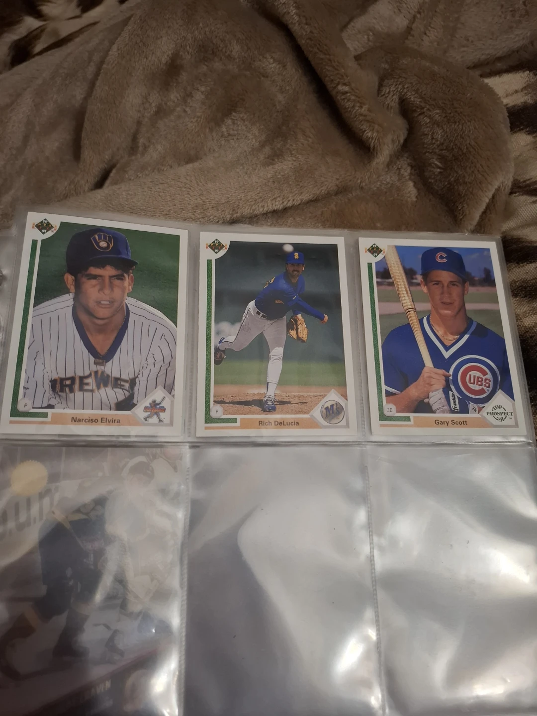 Collection of Hockey and Baseball Cards - photo 3