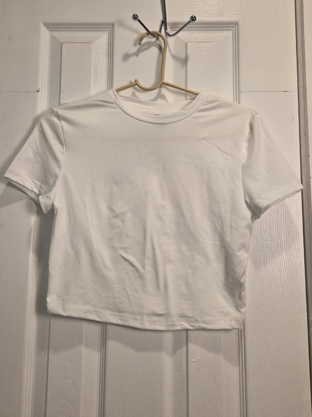 SHEIN White Graphic Crop Top - photo 2