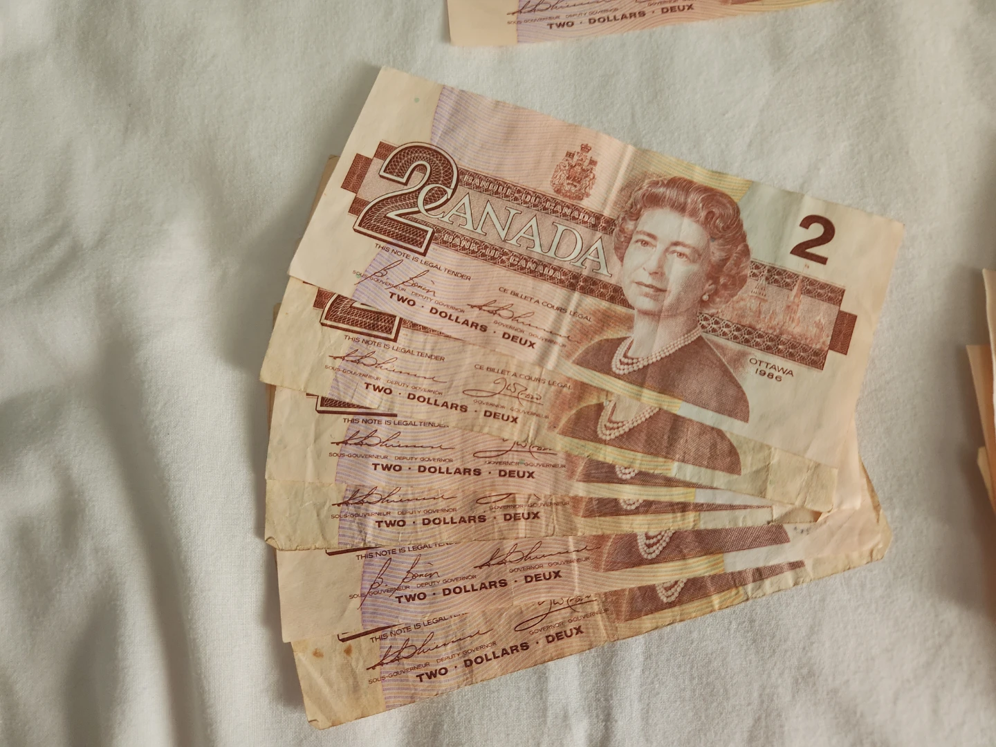 Canada Two Dollar Bills (Various Dates) - photo 4