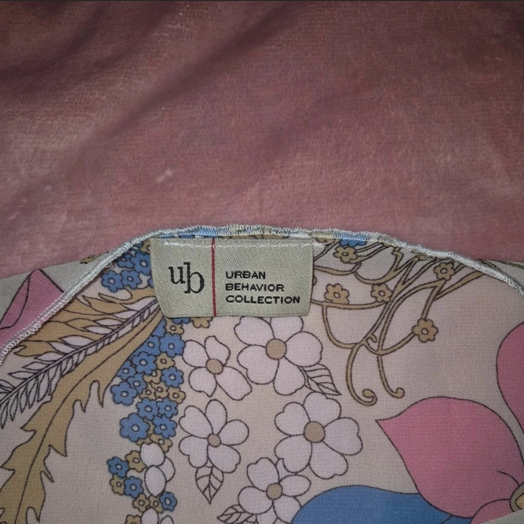 Y2k Urban Behavior Floral Batwing Sleeve Top - photo 2