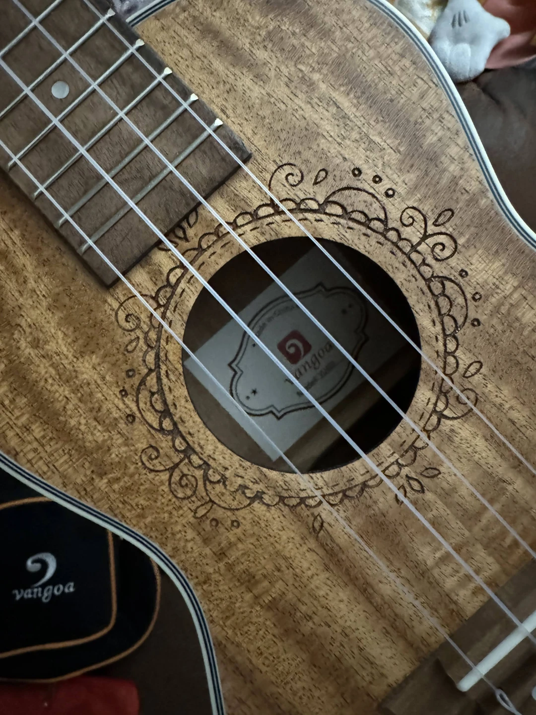 Rosewood Acoustic Type Ukulele (with complet ukulele kit) - photo 3