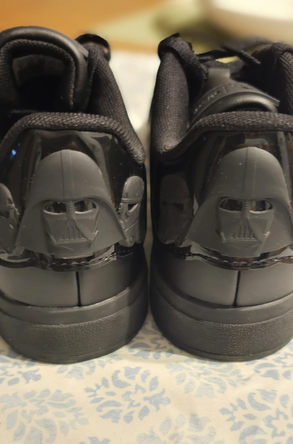 Adidas Star Wars Darth Vader size#4Y - photo 3