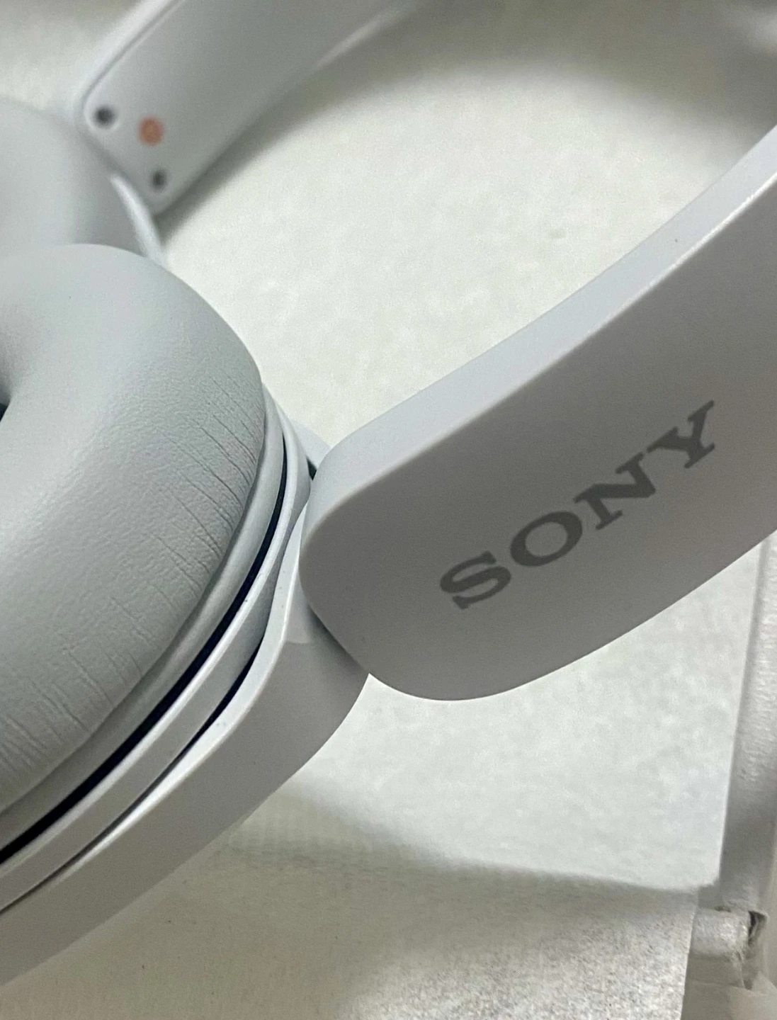 NEW IN BOX Sony WH-CH520 wireless Bluetooth headphones, over-ear - photo 2