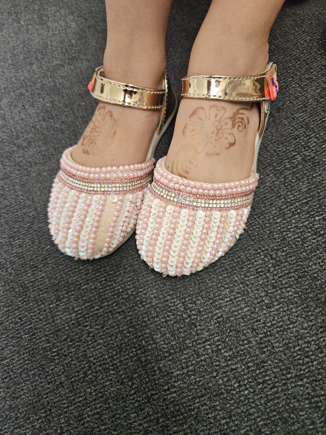 Gold Embellished toddlar Sandals - photo 4