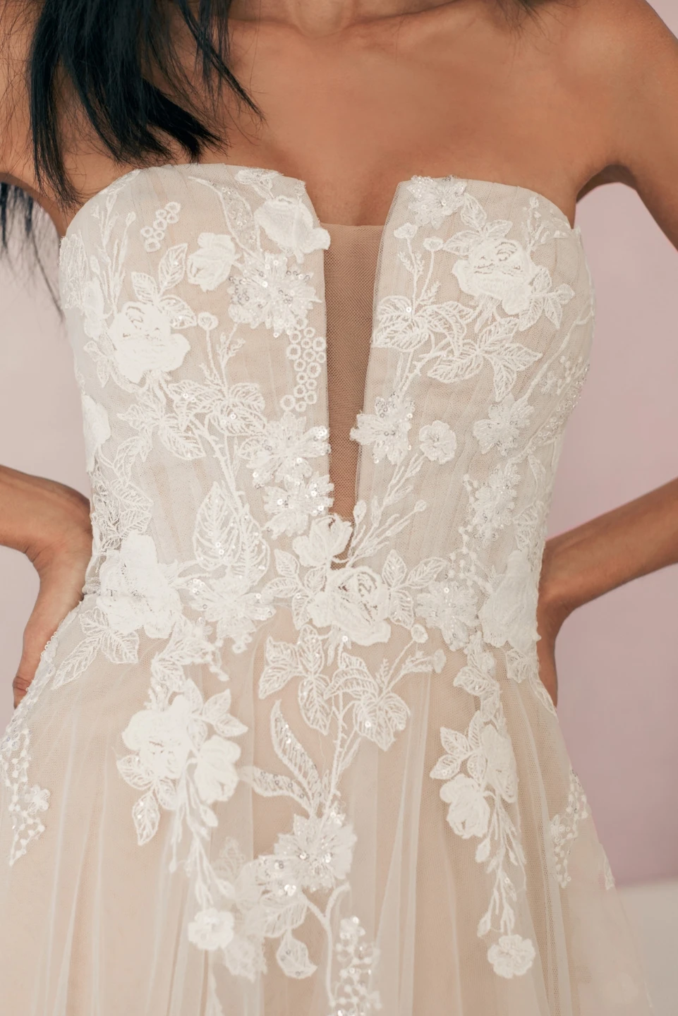 Strapless Wedding Dress - photo 2