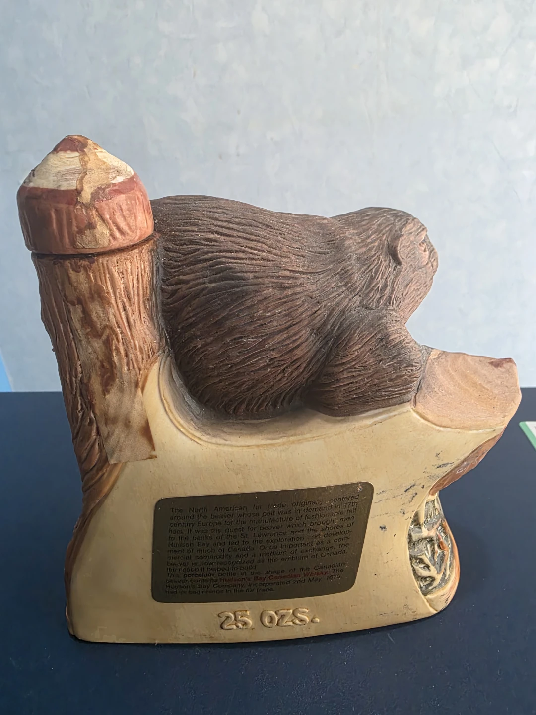 Hudson's Bay Canadian Rye Whisky Beaver Decanter 25 oz - photo 4
