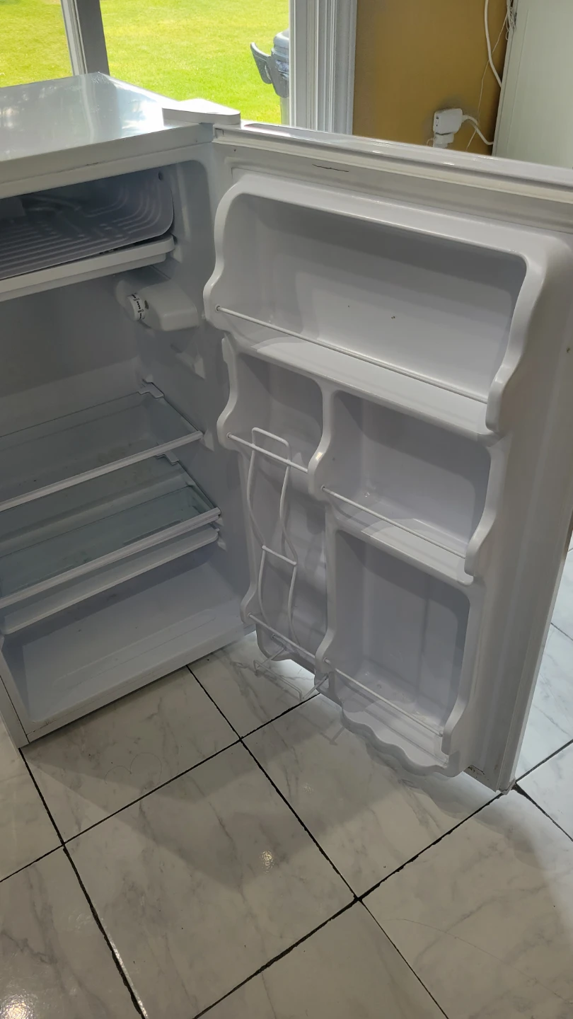 Master Chef Mini Fridge - photo 3
