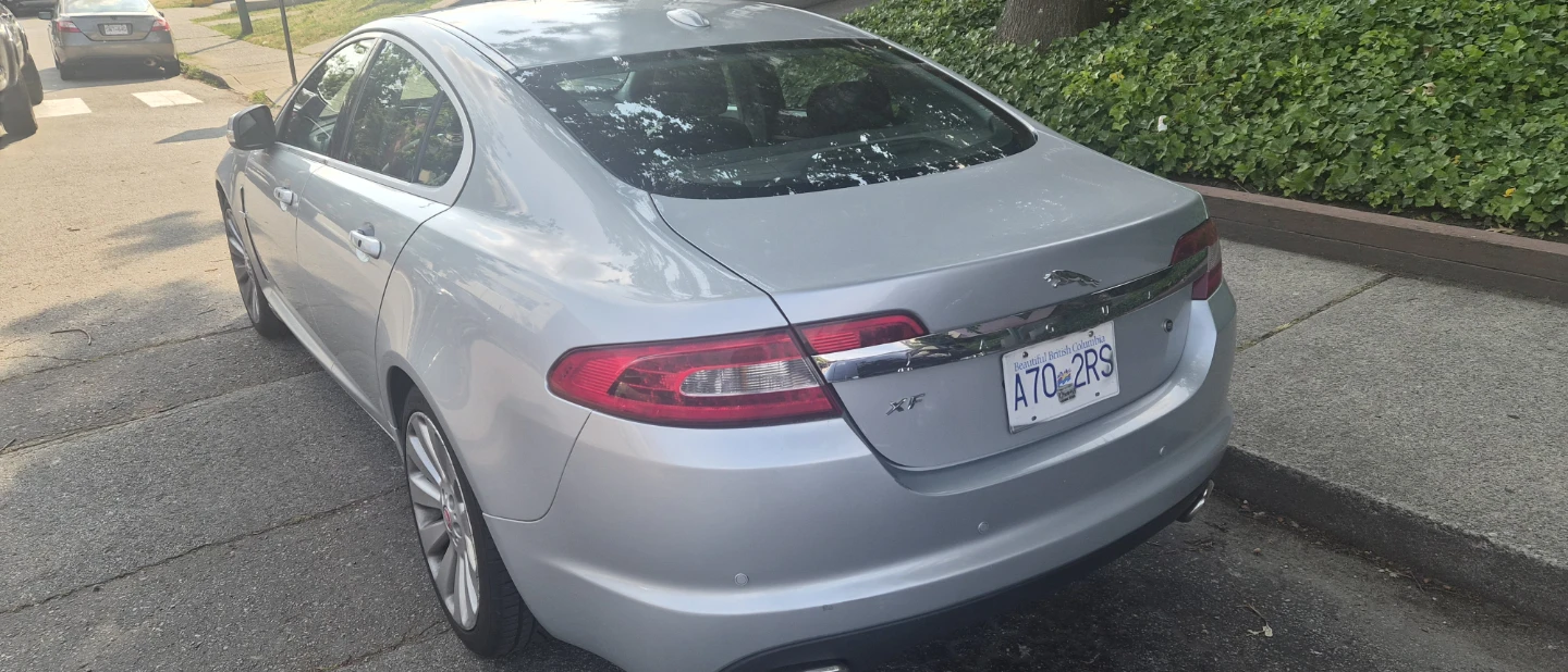 2009 Jaguar XF peremium luxury auto fully loaded  170000km.Sedan - photo 3