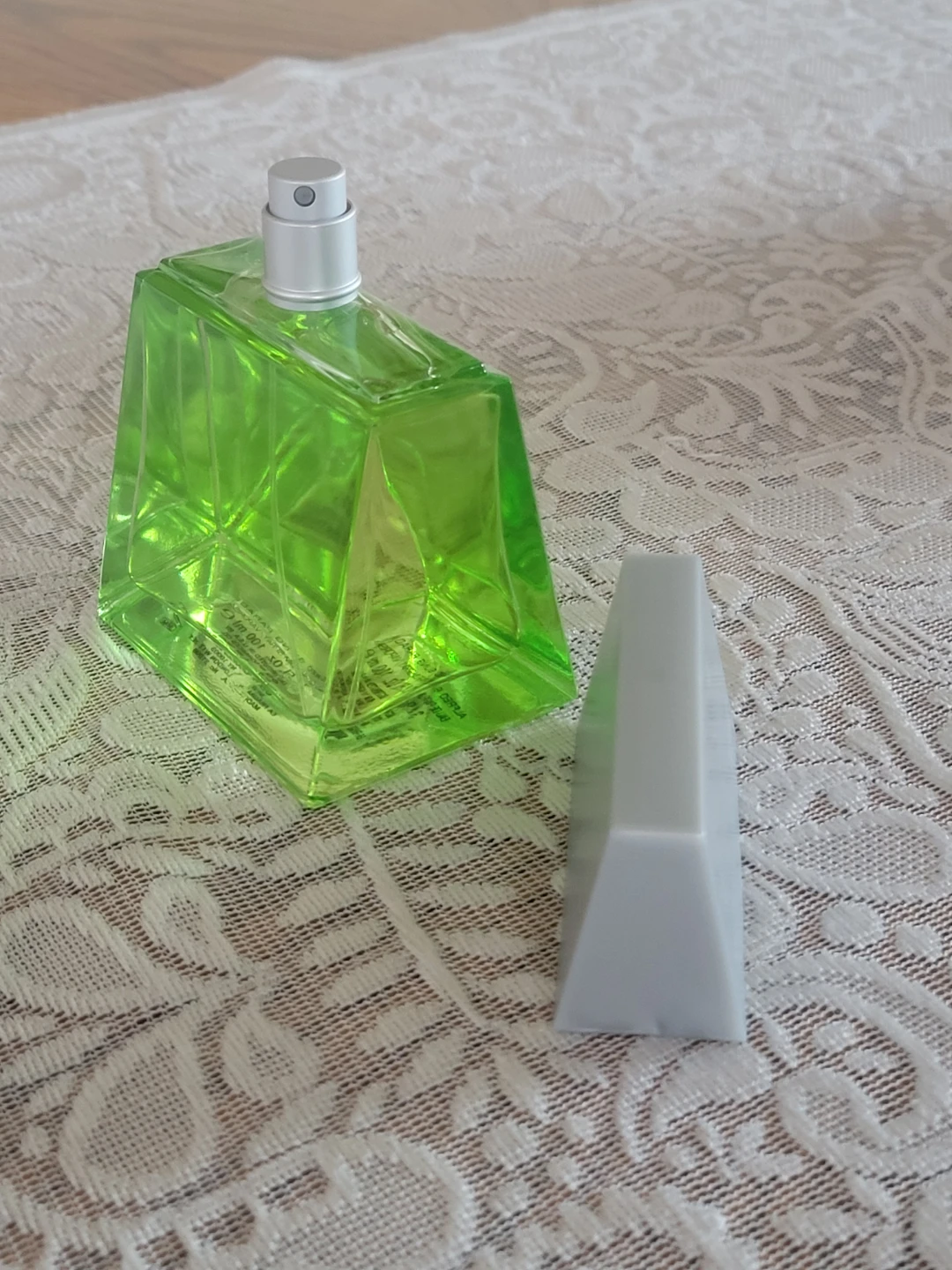 New. Unused. Alfred Sung Paradise Eau de Parfum Spray 3.4 oz - photo 4