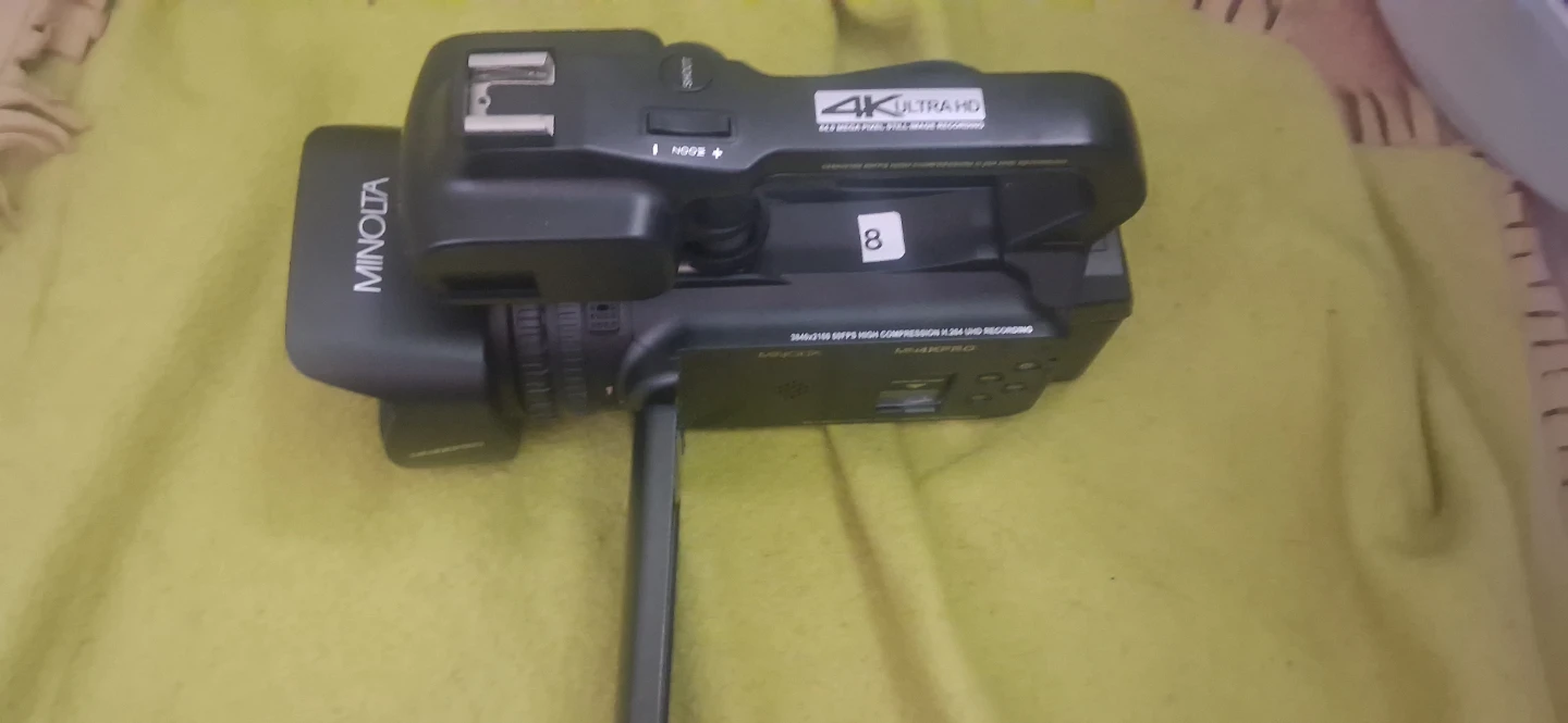 Minolta MN4KPRO Camcorder with Accessories - photo 3