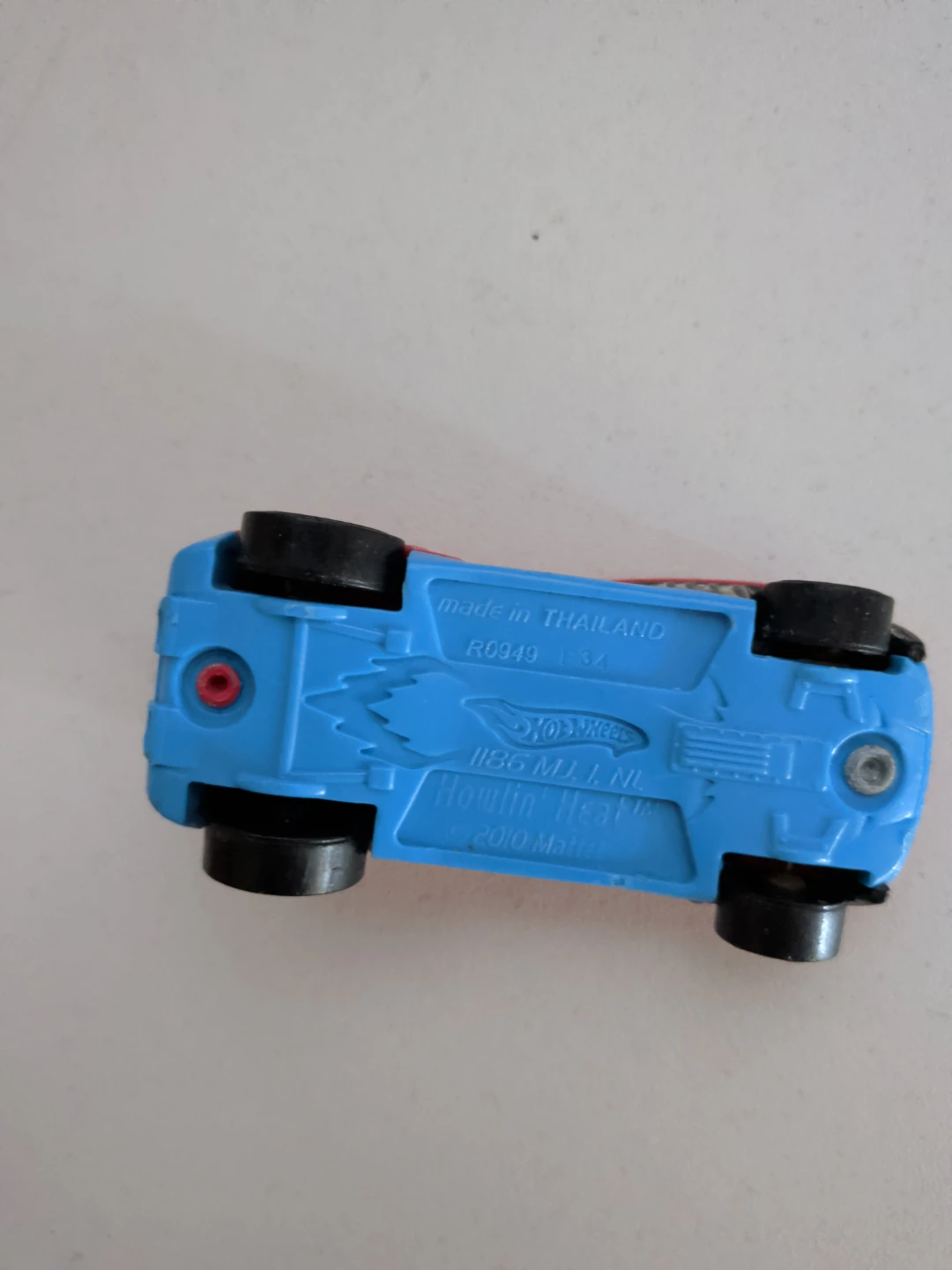 Hot Wheels Howlin' Heat Toy Car - photo 3