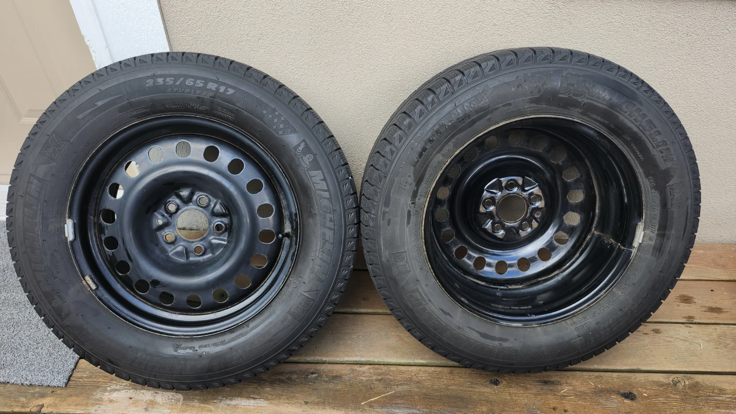 4 Michelin X Radial Winter Tires on Rims – P235/65R17 - photo 4