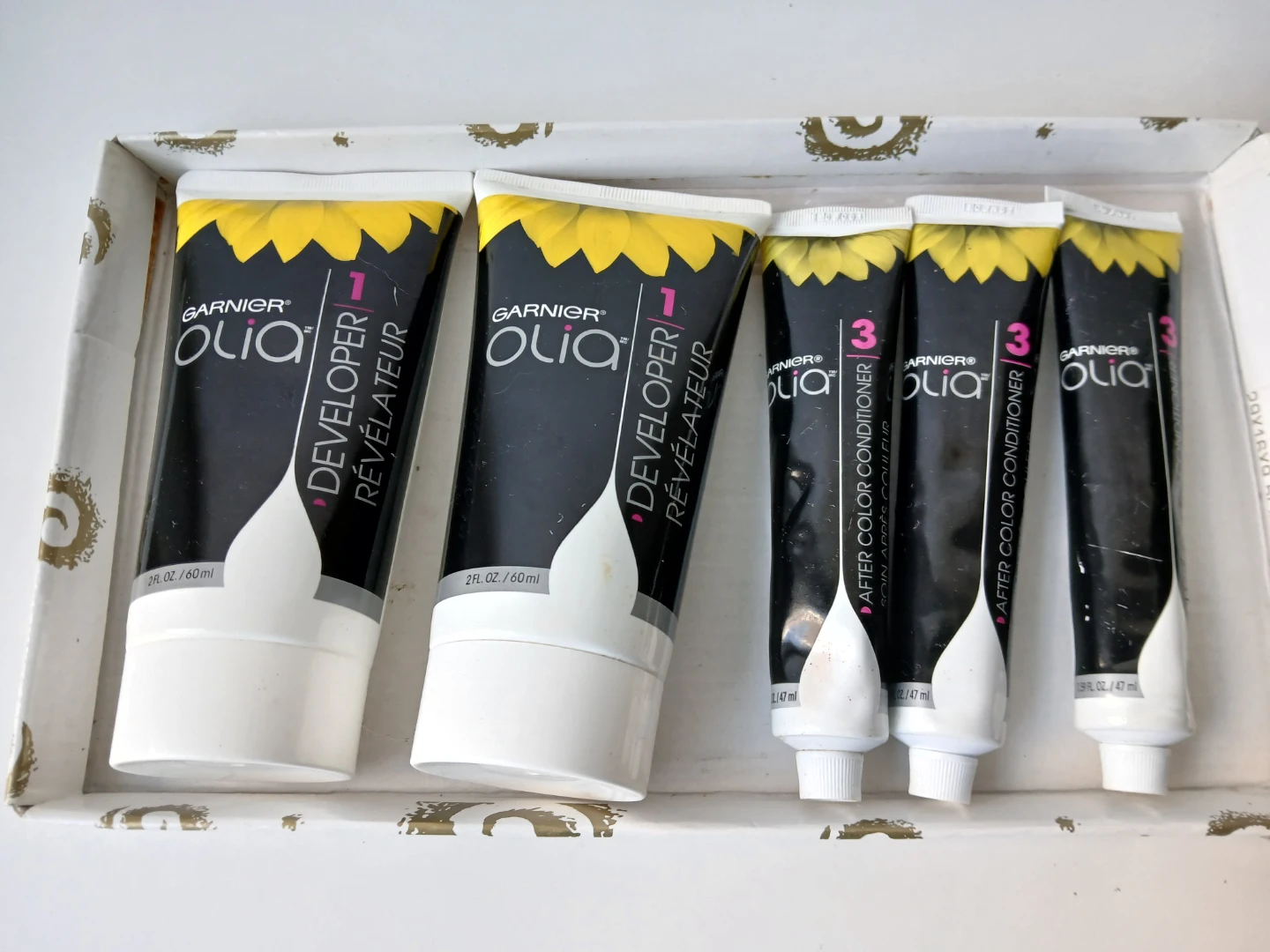 Garnier Olia Hair Colour Developer & Conditioner. Fast pick up.