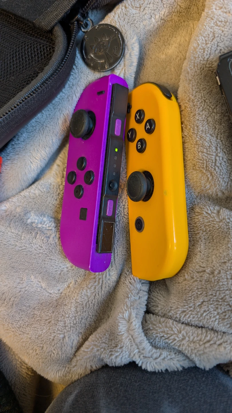Nintendo Switch Joy Cons Purple-Orange