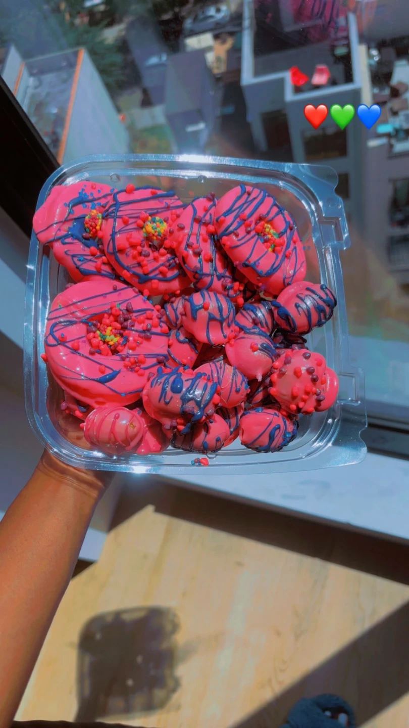 Liyah's Candy Fruit World Pink Iced Treats - photo 3