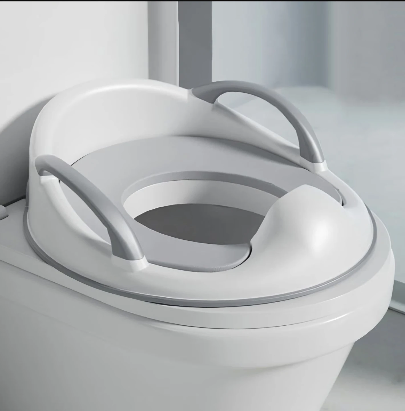 PandaaEar Children's Toilet Seat with Handles and Splash Guard - photo 2