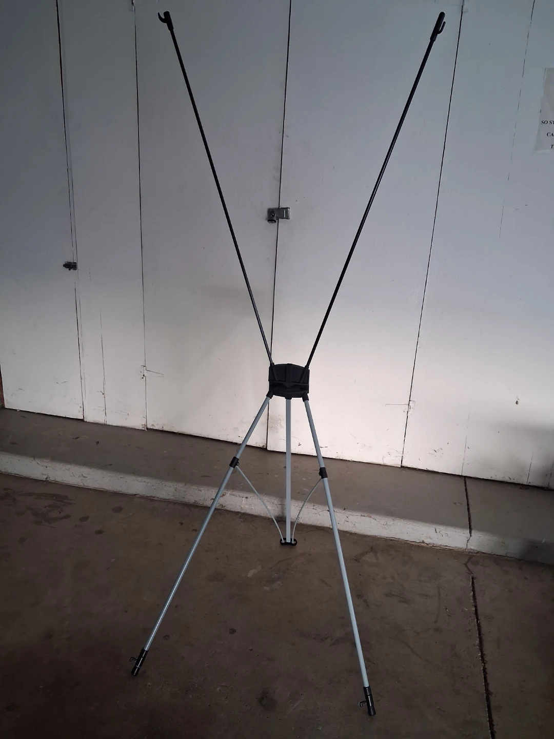 Black X-Frame Banner Stand