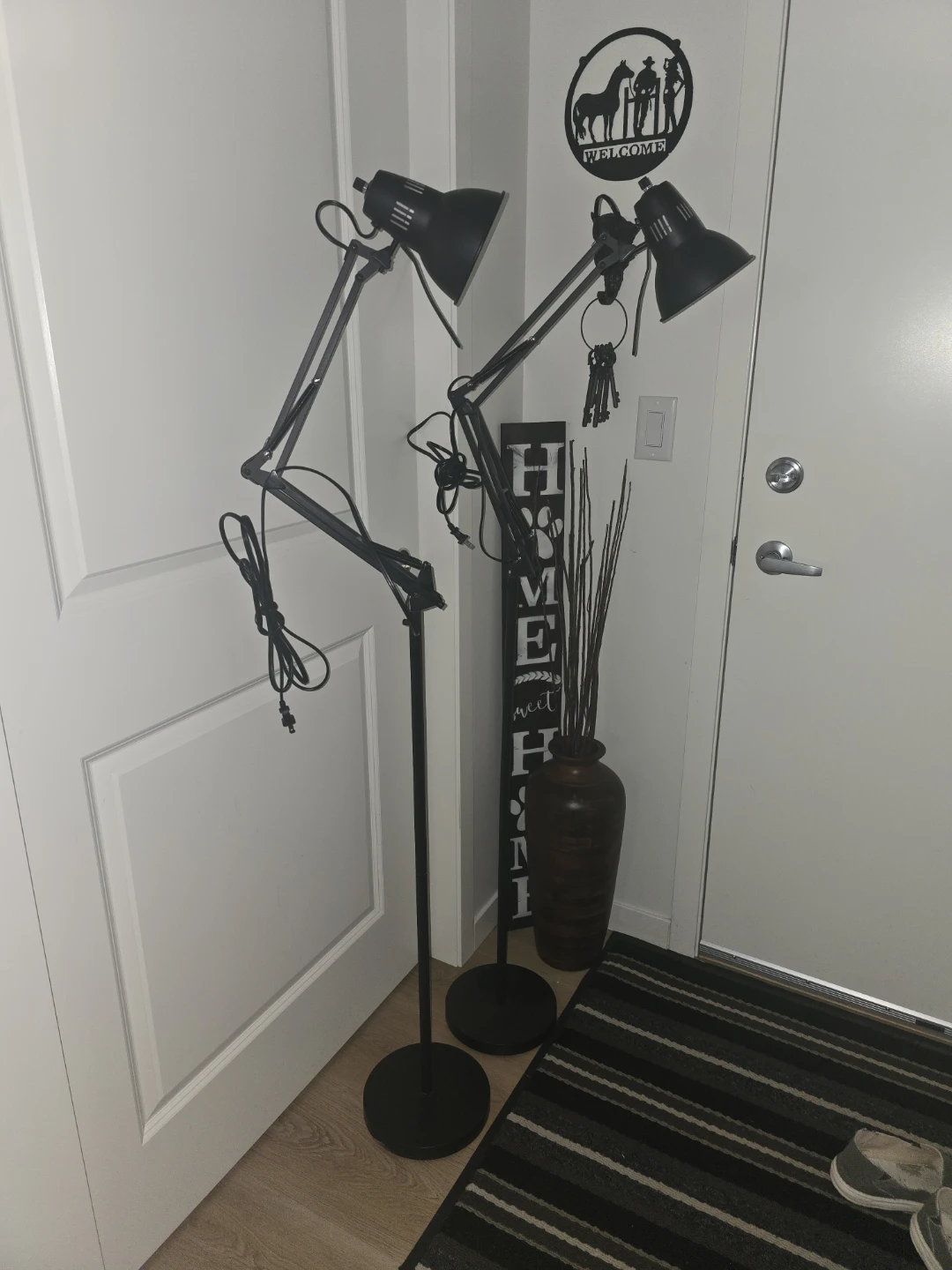 INDUSTRIAL STYLE ADJUSTABLE FLOOR LAMP (S)