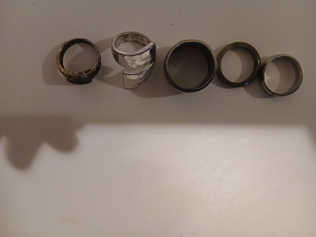Set of 5 assorted rings