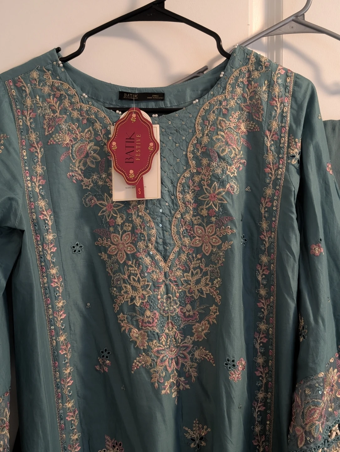 Batik Festive Embroidered 3-Piece Suit - photo 2
