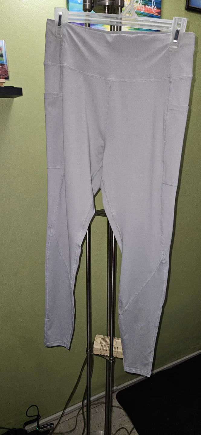Medium Athletic Leggings with Pockets - photo 4