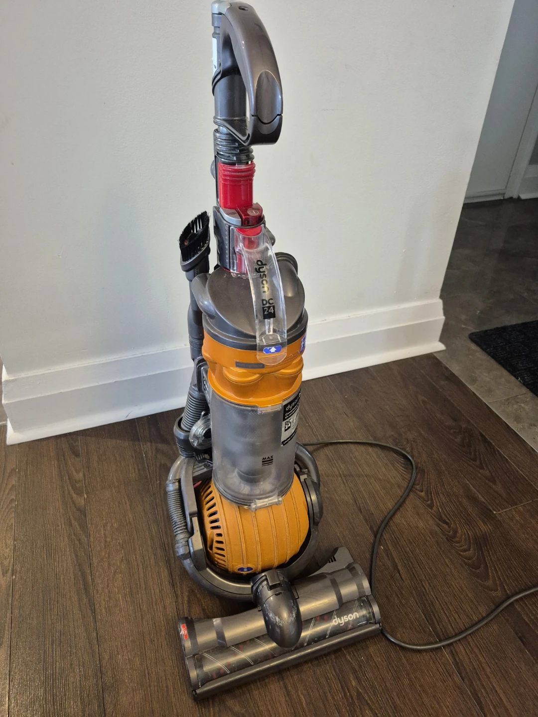 Dyson Upright Vacuum Cleaner - photo 3