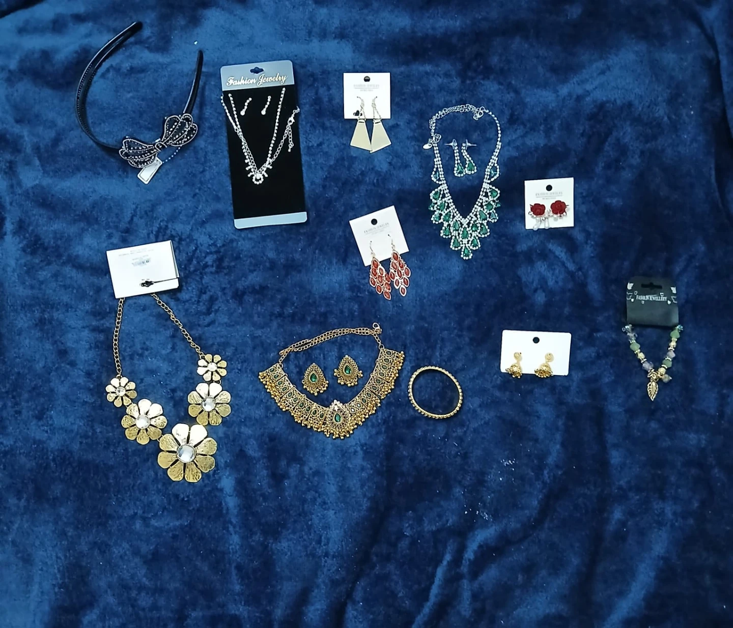 Assorted Fashion Jewelry Set