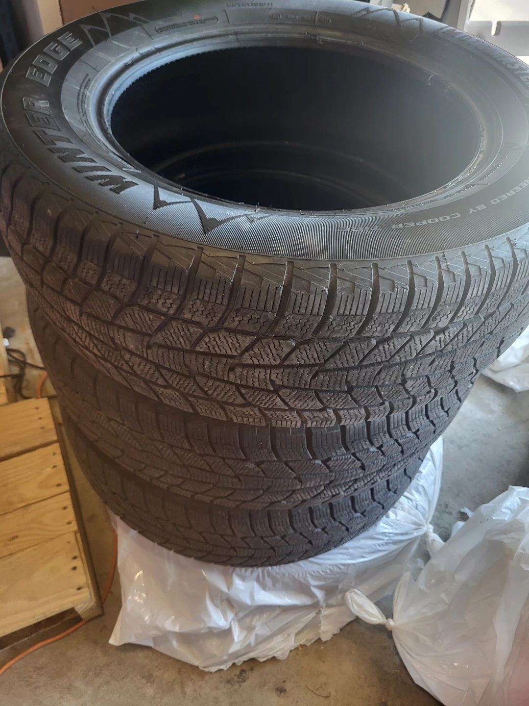 Four Motomaster Winter Edge . - photo 3