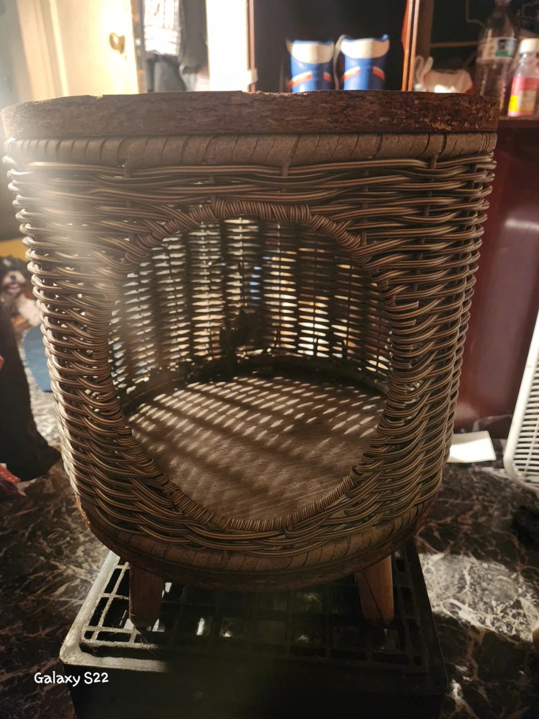 Wicker Pet House with Wooden Legs