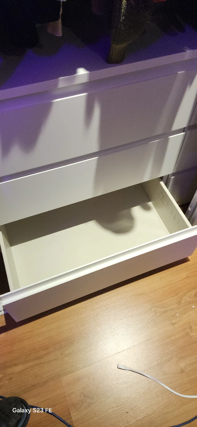 Brand new three days old, STORKLINTA 6-drawer dresser,white. - photo 4