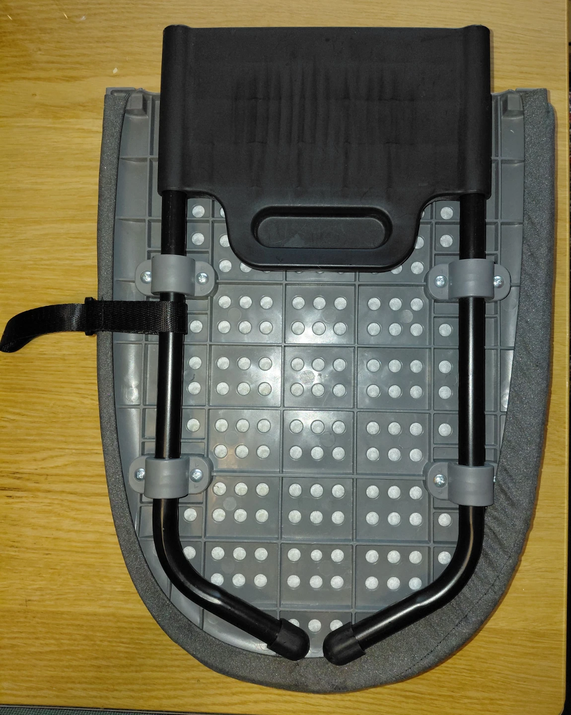 Foldable Ironing Board - and Free B&D iron - photo 2