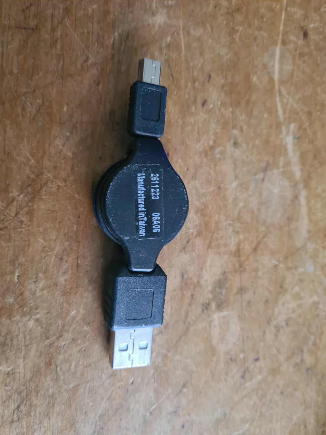 Retractable USB to Mini USB Cable