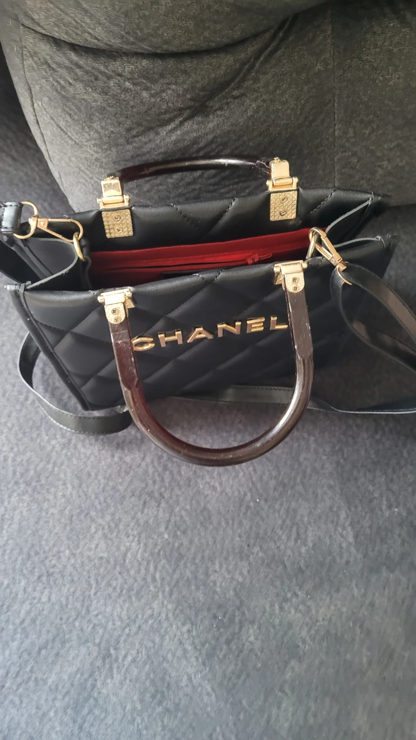 Black Quilted Handbag with CHANEL Logo - photo 3