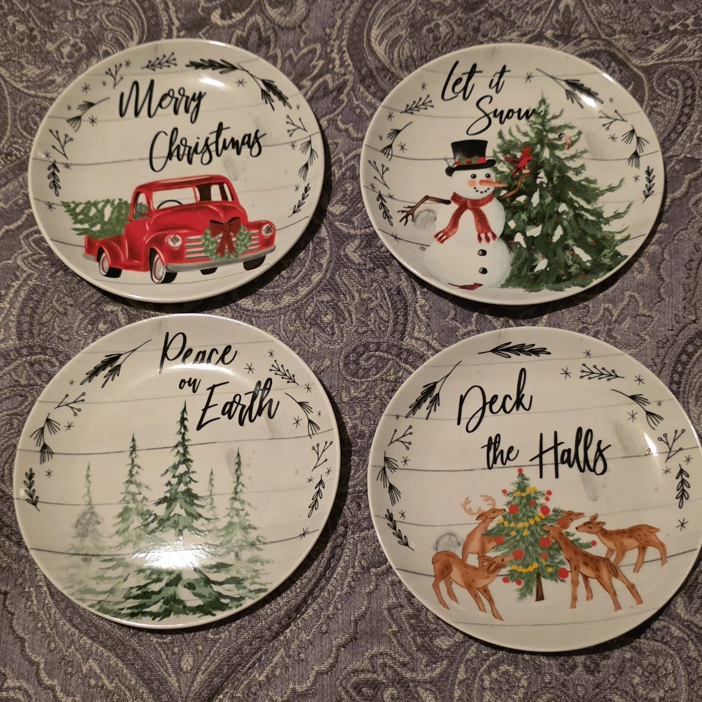 Christmas Themed Plate Set
