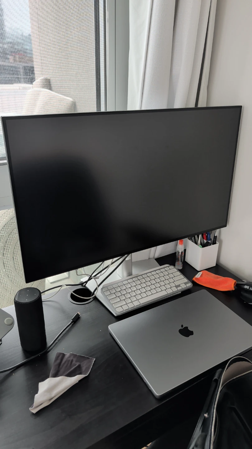 Dell 4K 32 inch UltraSharp monitor, USB-C Hub