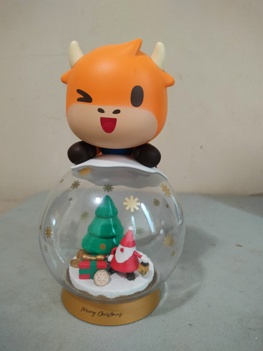 Christmas Snow Globe – $15 OBO 🎄