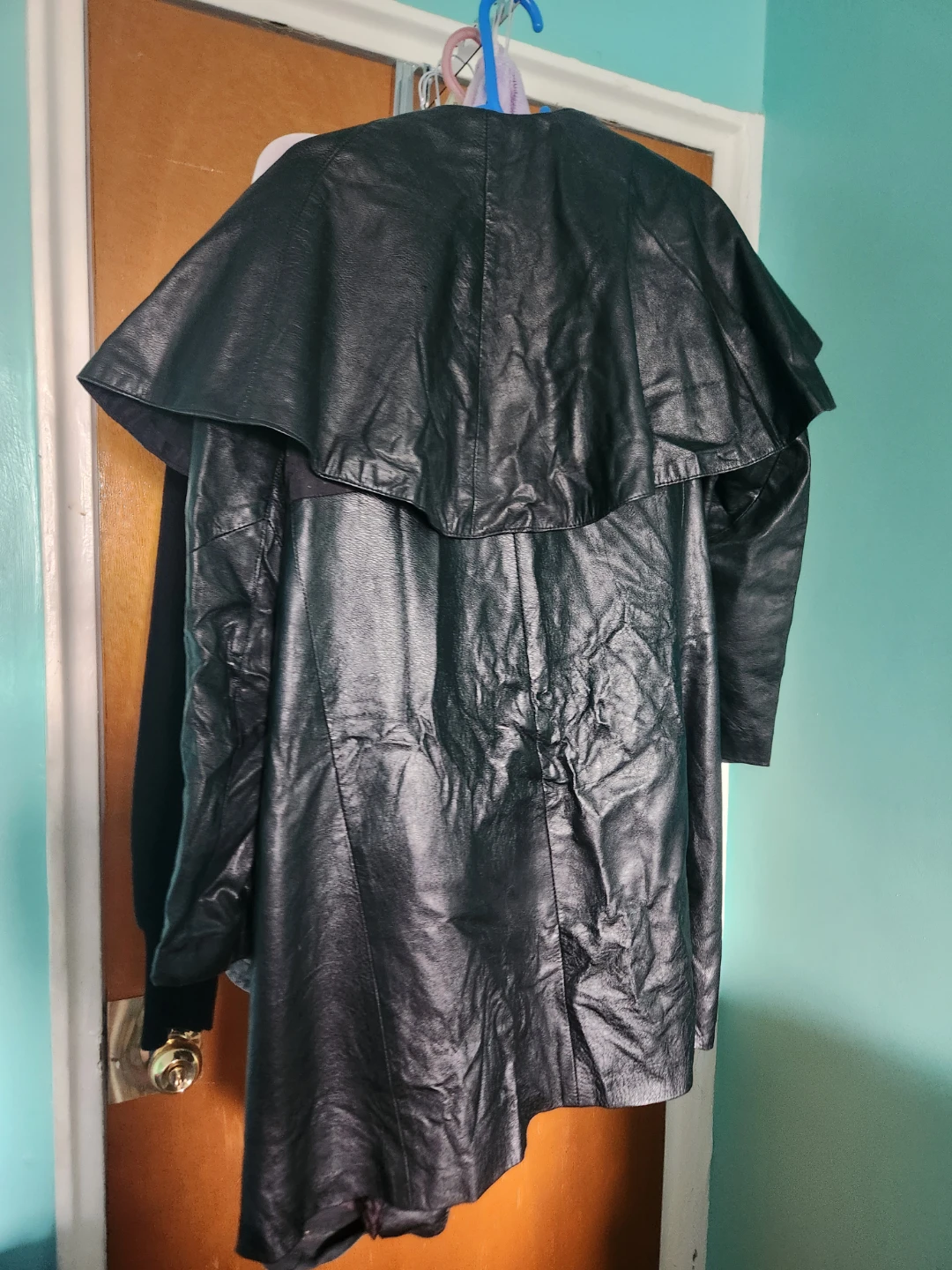 Vintage Women's Leather Jacket by Aggie Georgette - photo 3