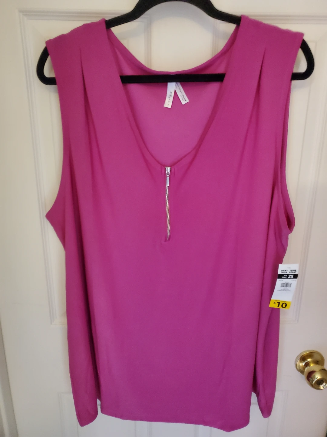 Plus Size Pink Sleeveless Zip-Front Top